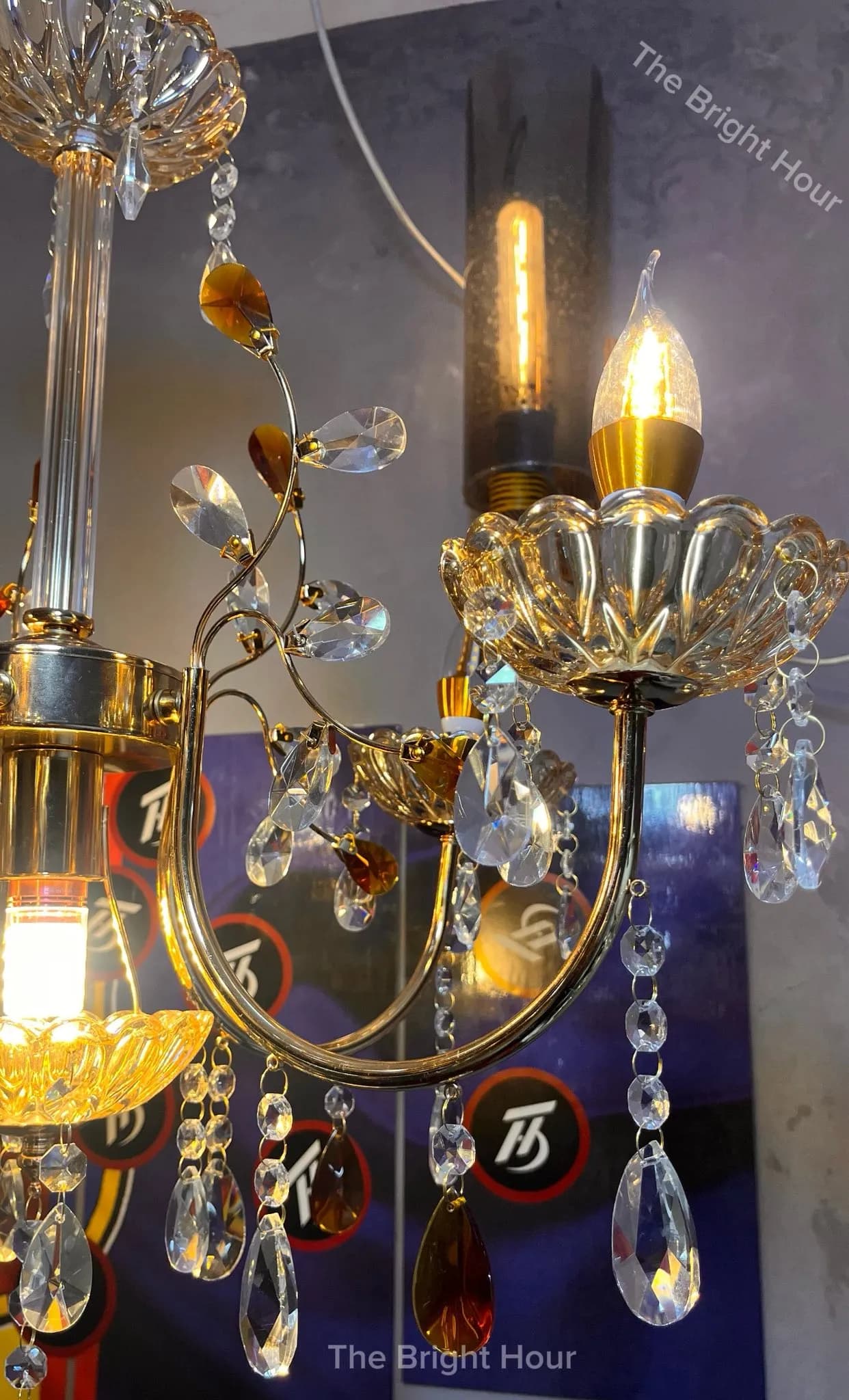 Luxury Crystal & Glass Chandelier -6 Point Bulb Inchuding ( Warm Color Tone) 2